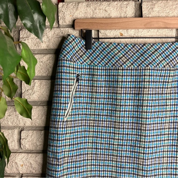 Talbots Wool Blend Houndstooth Pencil Skirt - Picture 4 of 7